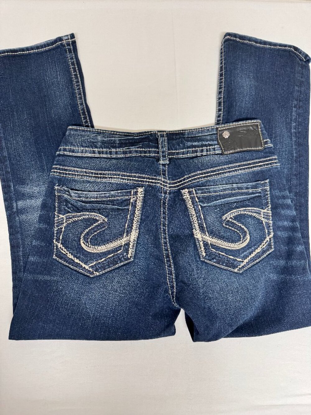 Silver Jeans Suki Mid Capri Jeans W27 Dark Wash Stretch Embroidered Pockets